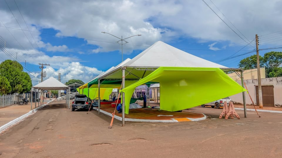Selva Folia começou nesta sexta e cidade vive clima de Carnaval