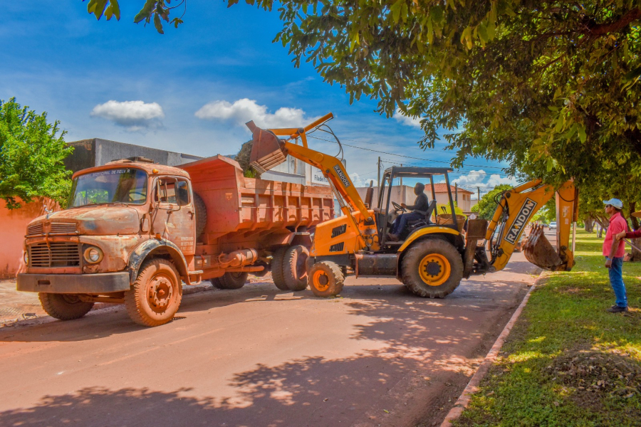 Prefeitura de Selvíria continua com mutirão de limpeza em todas as regiões