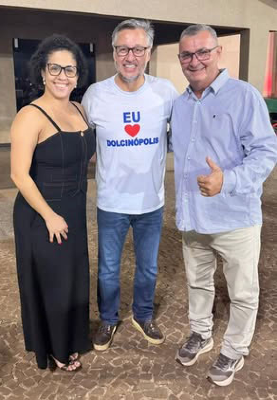 Prefeito Izaias e a primeira-dama Gláucia Sanchez estiveram em encontro com o deputado federal João Cury