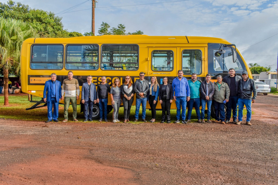 Selvíria recebe novo ônibus escolar para reforçar transporte de estudantes