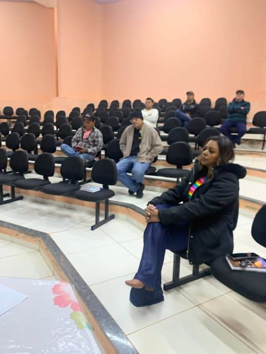 SETOR DE MEIO AMBIENTE E TURISMO REALIZA REUNIÃO COM PODADORES MUNICIPAIS 