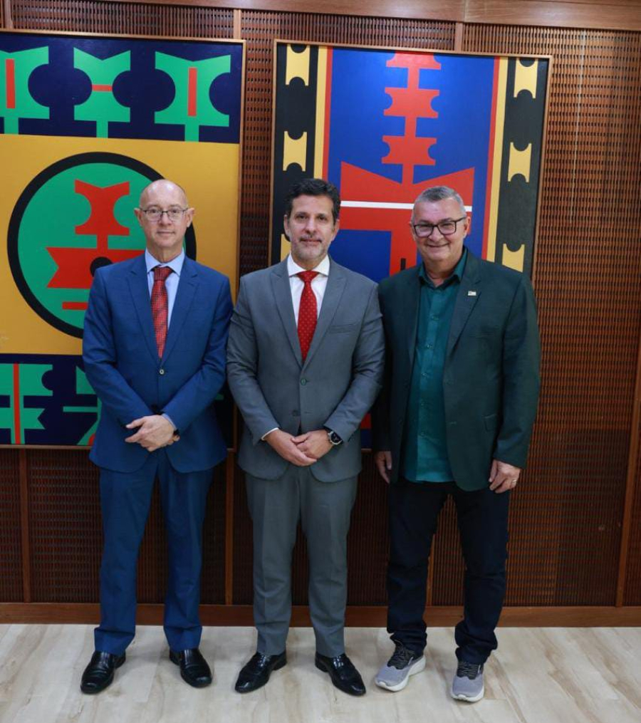  Prefeito de Aparecida D'Oeste, Izaias Sanchez participou de audiência no Ministério de Educação
