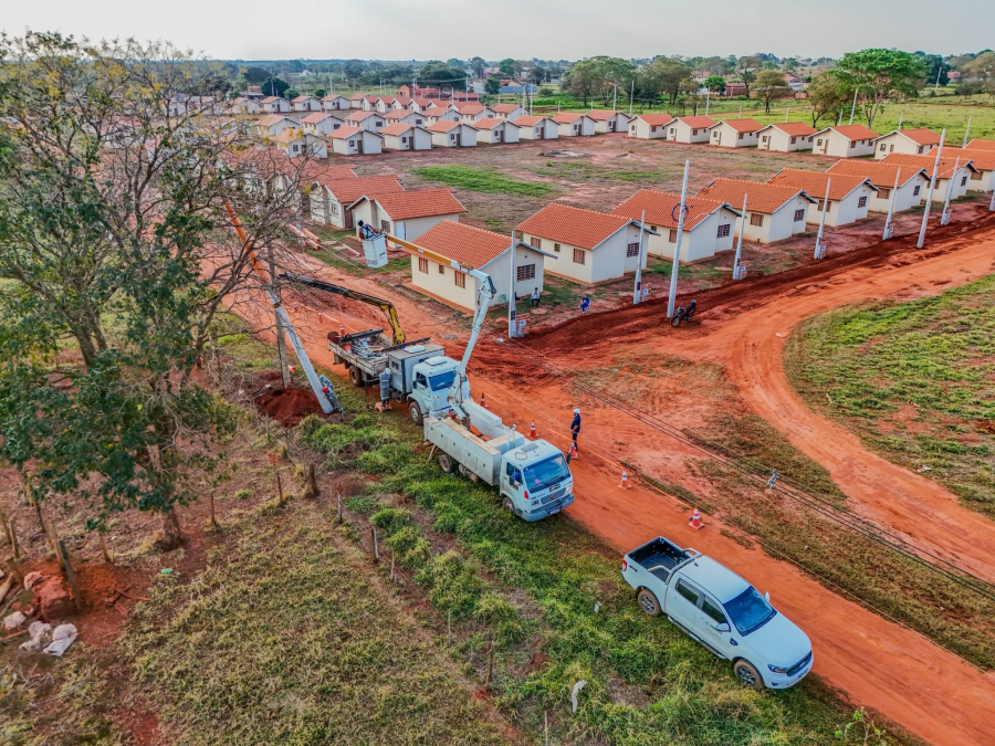 Obras de implantação das redes de energia, água e esgoto entram na reta final e casas devem ser entregues em breve