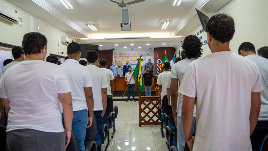 Jovens recebem Certificados de Dispensa do Serviço Militar em Sud Mennucci