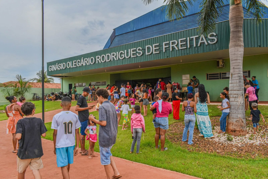  Centenas de crianças participam de festa do Dia das Crianças em Selvíria